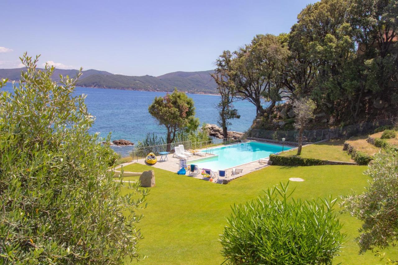 Villa Le Sprizze A Bordo Del Mare - Goelba Marciana Marina  Exterior photo