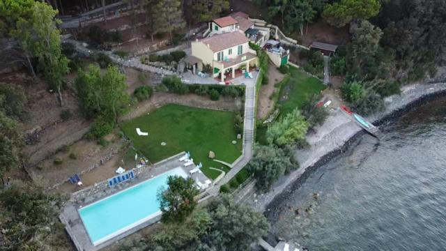 Villa Le Sprizze A Bordo Del Mare - Goelba Marciana Marina  Exterior photo